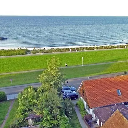Fewo-ostseetoern-mit-terrasse-direkt-am-strand *